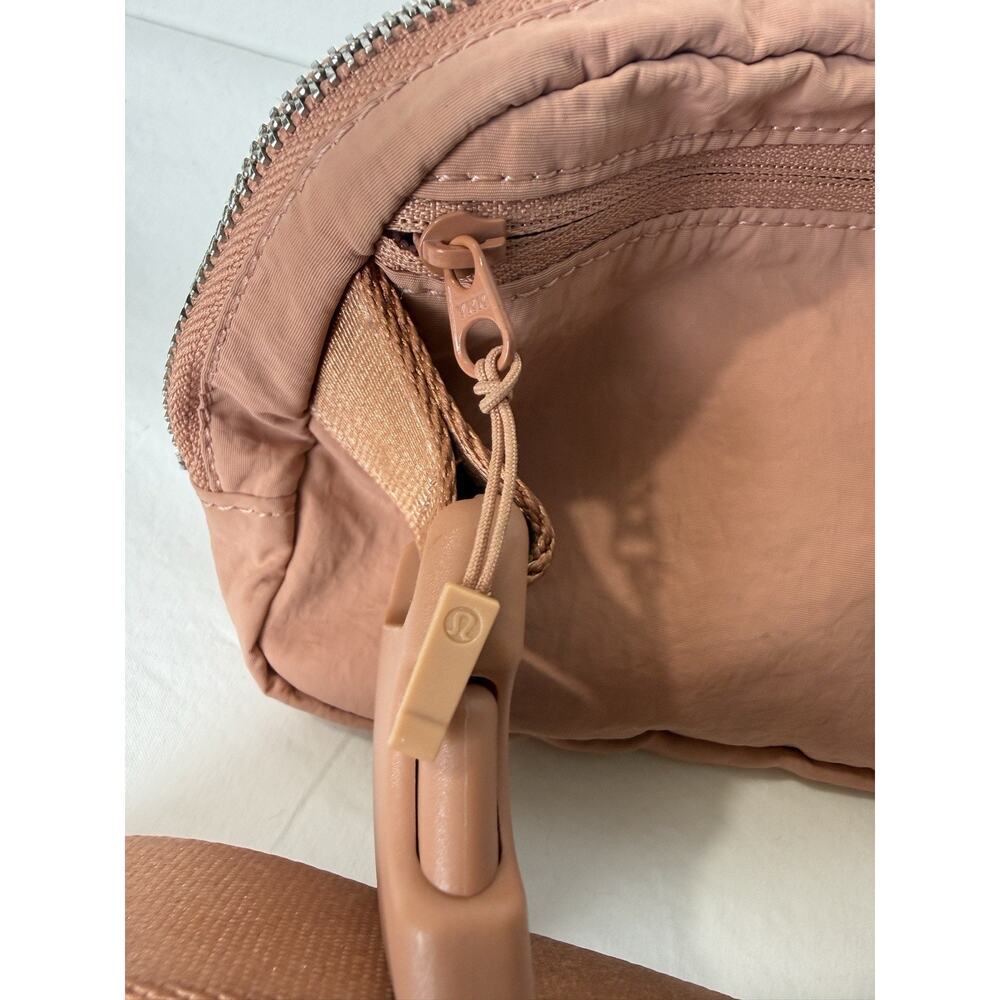 Lululemon Everywhere Belt Bag Crossbody Salmon Orange Small Versatile Pouch - Picture 8 of 14